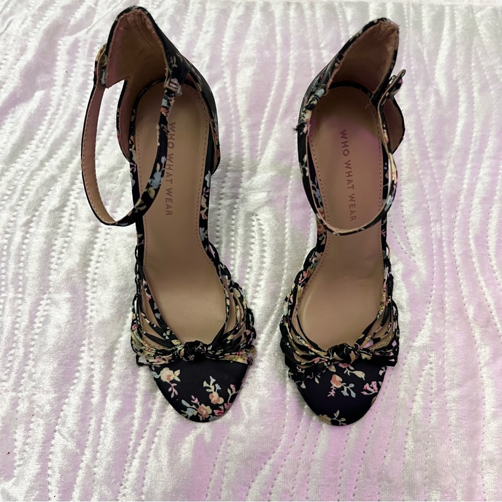 Who What Wear Black Heels with Elegant Design